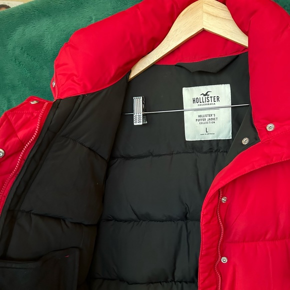 Hollister - Red Puffer Jacket - Large - Picture 5 of 8